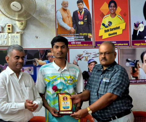 10 mtr pistol shooting